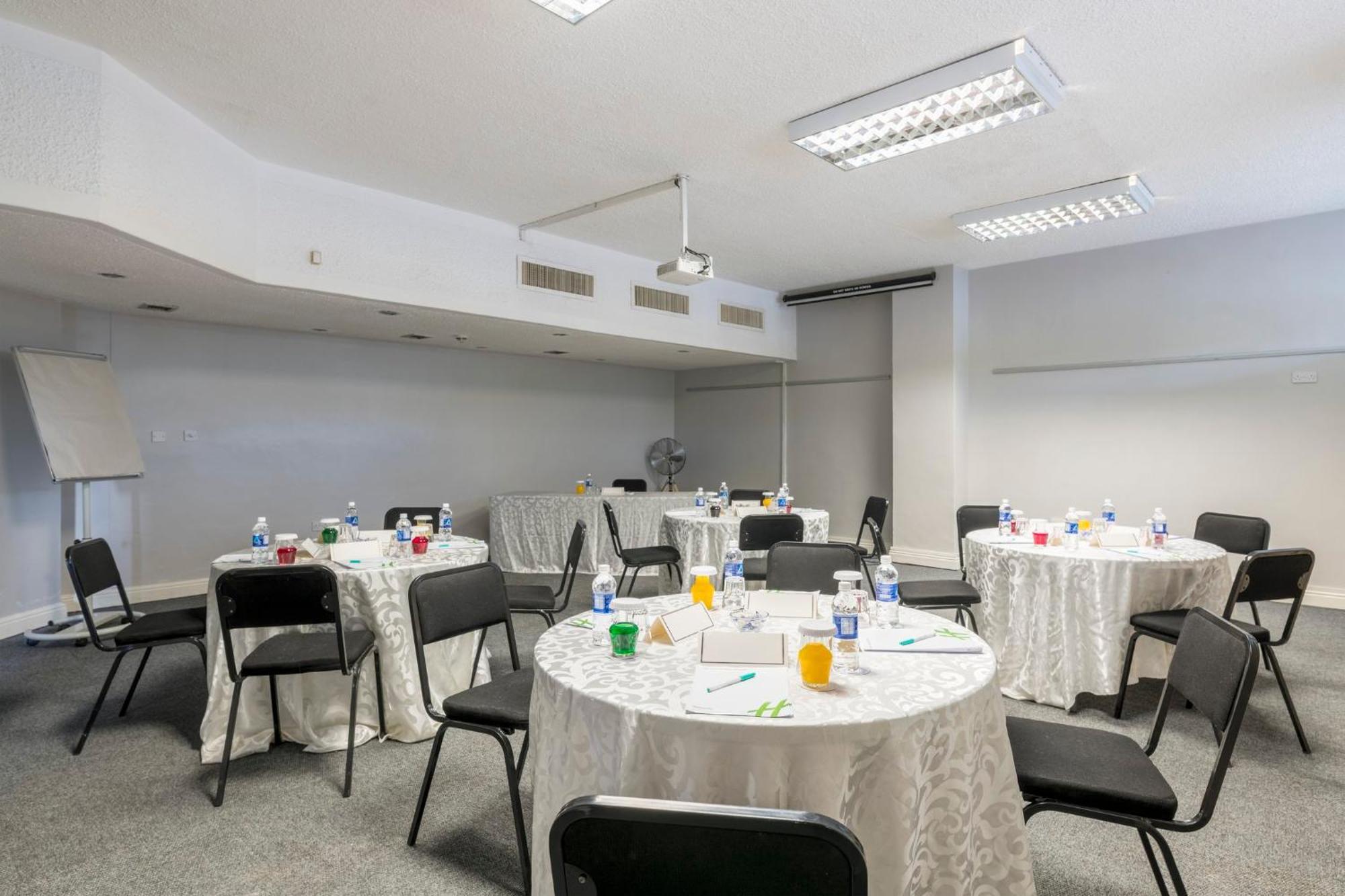 Holiday Inn - Mutare By Ihg Esterno foto