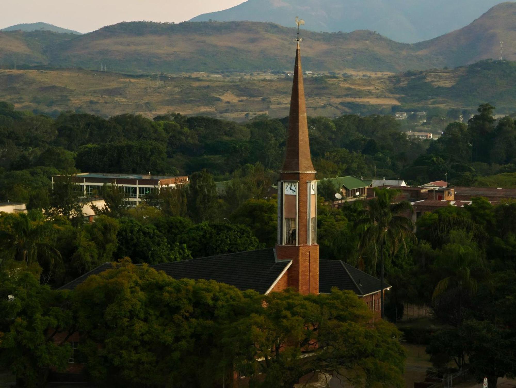 Holiday Inn - Mutare By Ihg Esterno foto